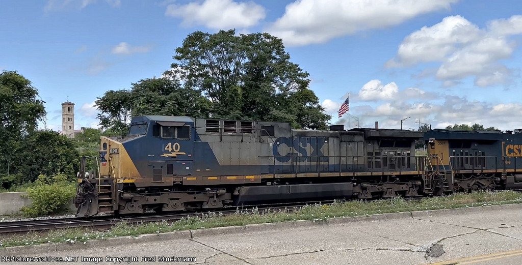 CSX 40 leads I137.